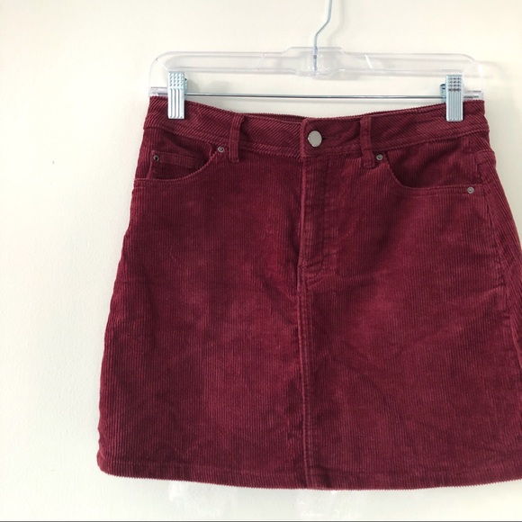 Divided Dresses & Skirts - H&M Corduroy Mini Skirt Burgundy Size 4